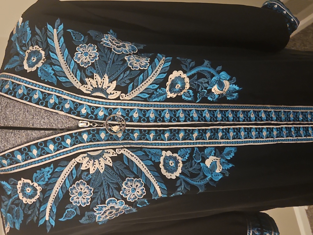Embroidered Abaya - Picture 2 of 9